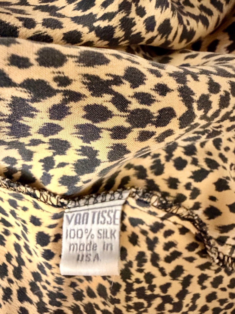 Van Tisse 100% Silk Leopard Print Button Blouse | Mob Wife Chic | Size M - Picture 7 of 9